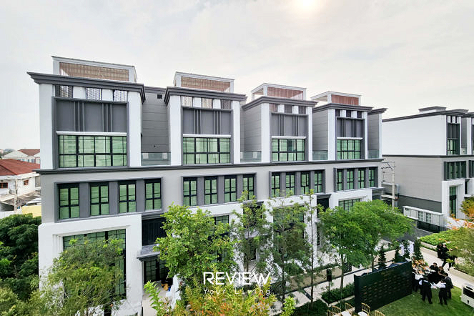 One Atelier Phaholyothin ไพรเวท เรสซิเดนซ์ Luxury townhome