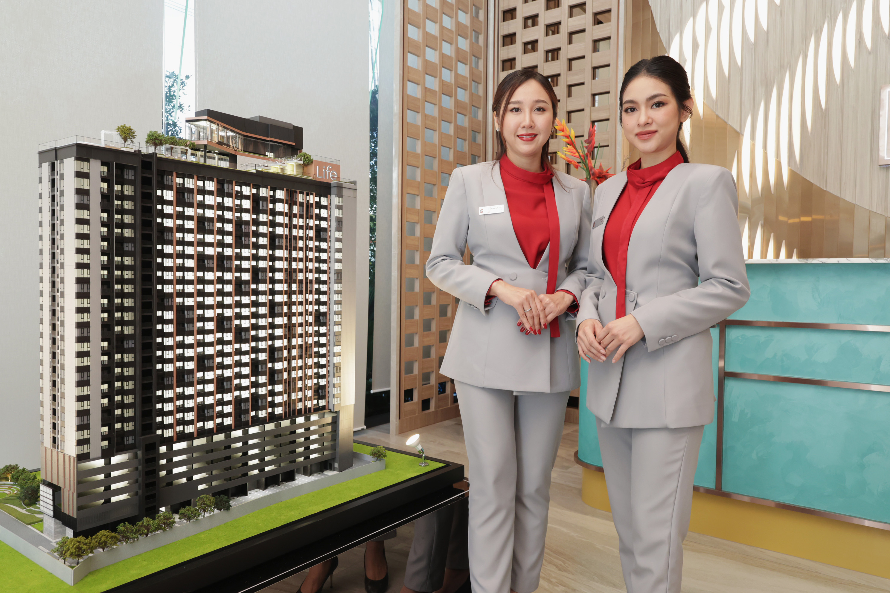 Life Charoennakhon Sathorn
