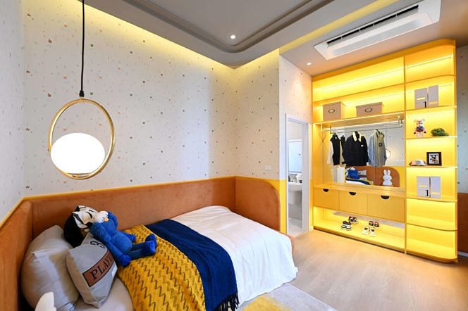Goldina Sathorn11