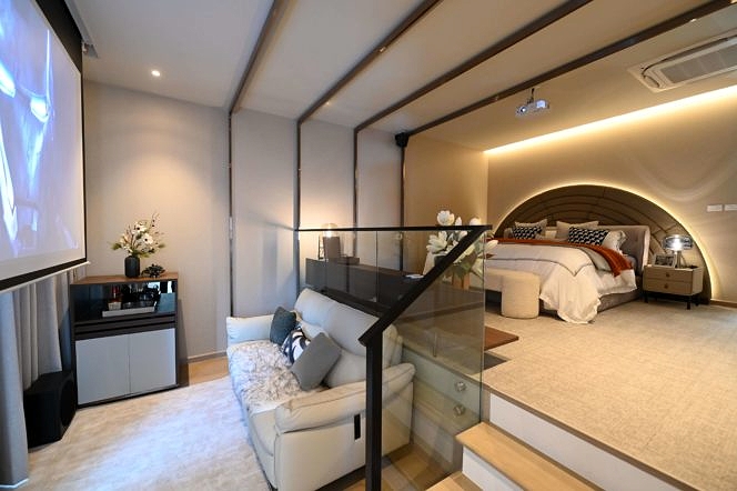 Goldina Sathorn9