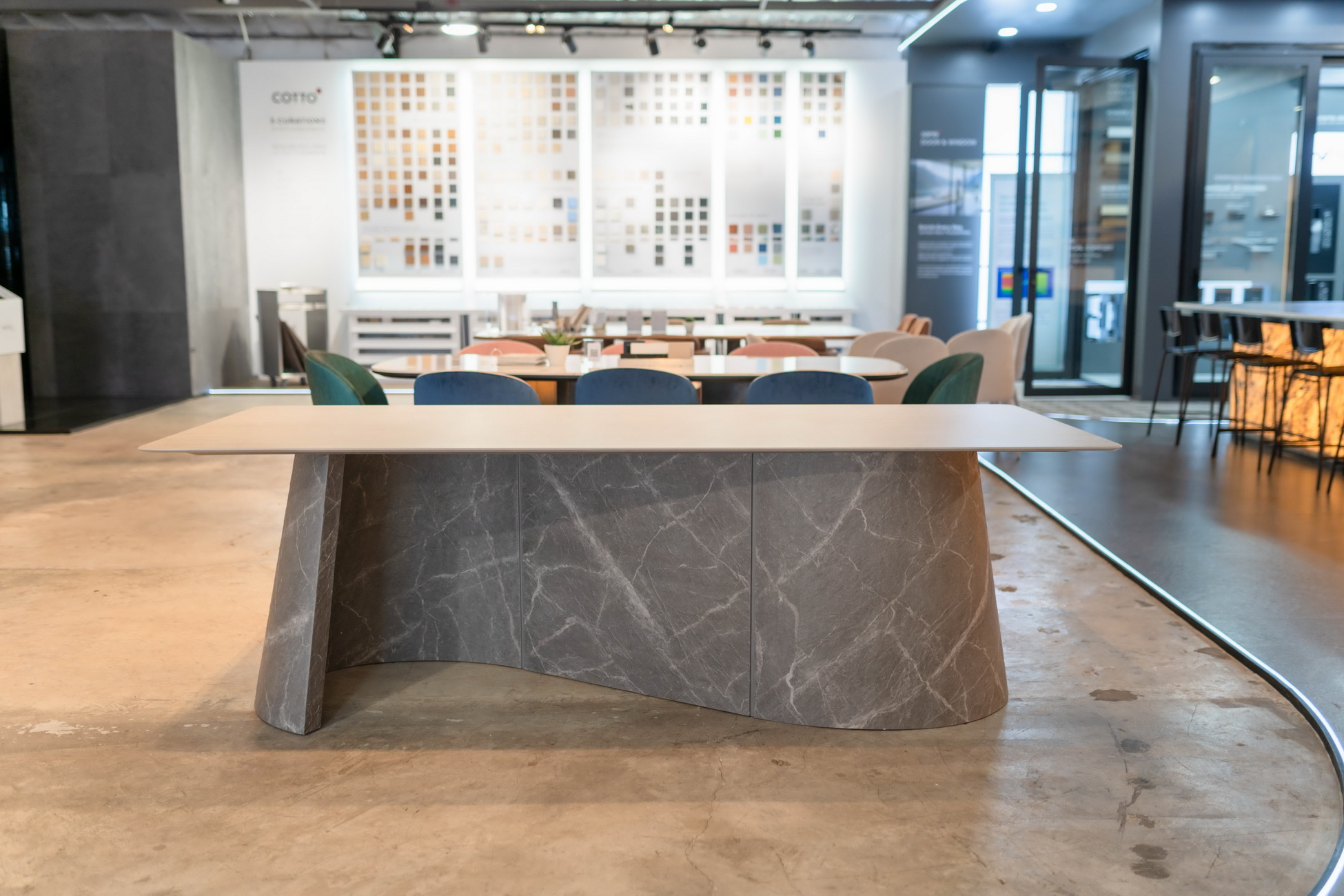 ‘THE ARCO COLLECTION’ เปิดตัว ‘THE ARCO COLLECTION’ เปลี่ยนโต๊ะกินข้าวให้เป็นมาสเตอร์พีซ